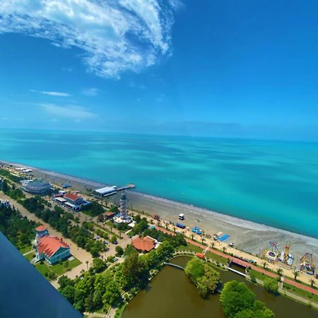 Relax And Unwind Premier Sea View Aparthotel In Батумі Екстер'єр фото