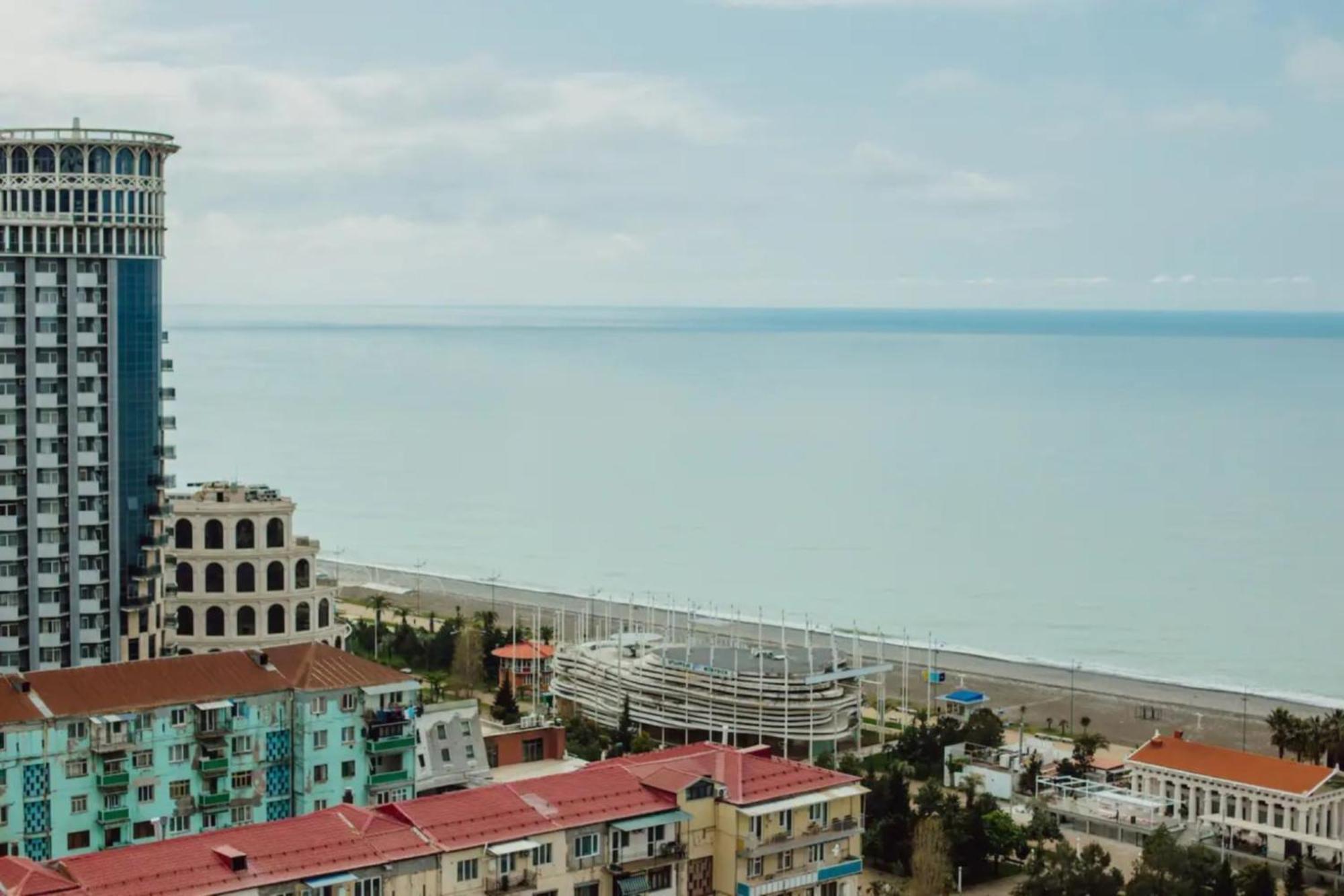 Relax And Unwind Premier Sea View Aparthotel In Батумі Екстер'єр фото