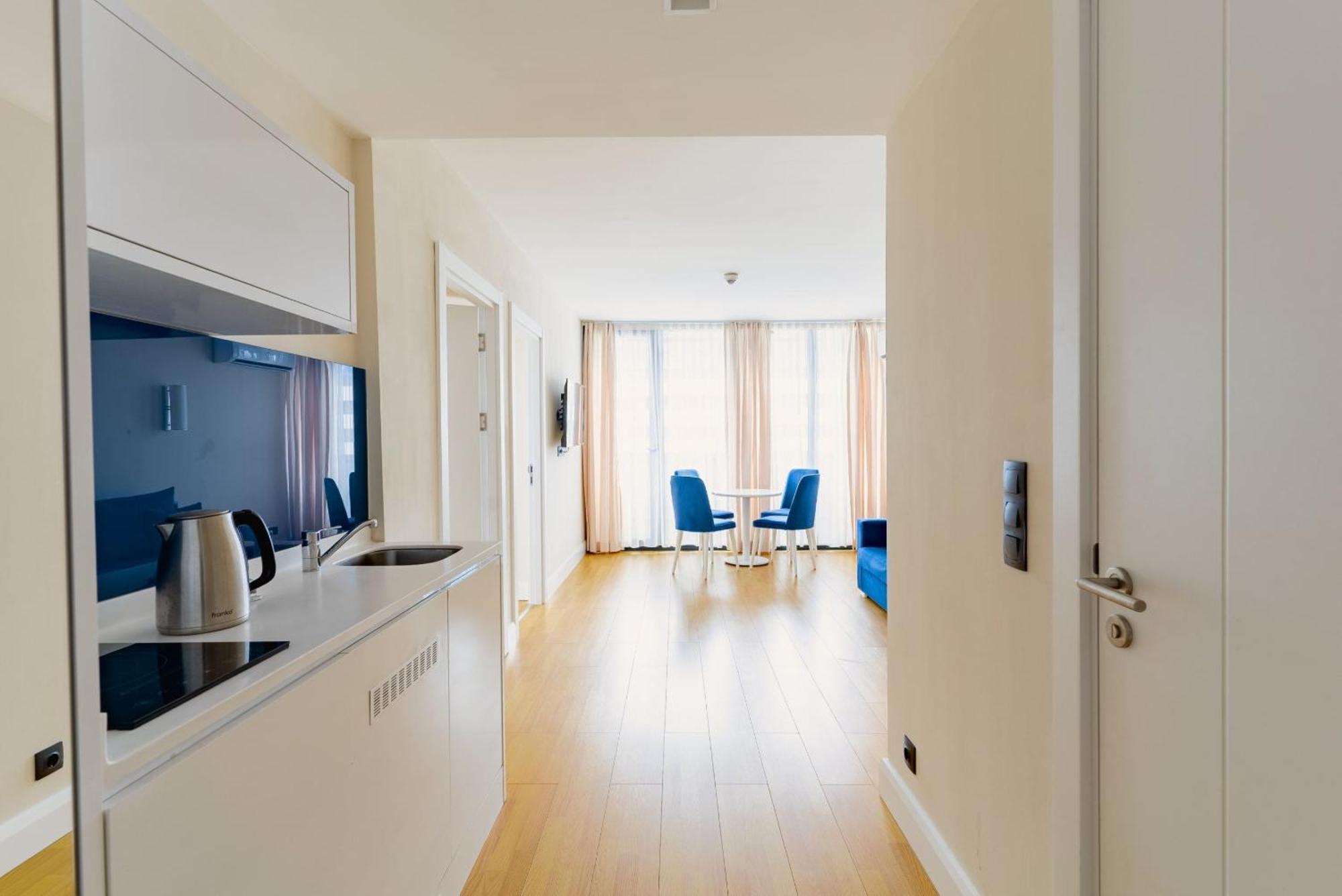 Relax And Unwind Premier Sea View Aparthotel In Батумі Екстер'єр фото