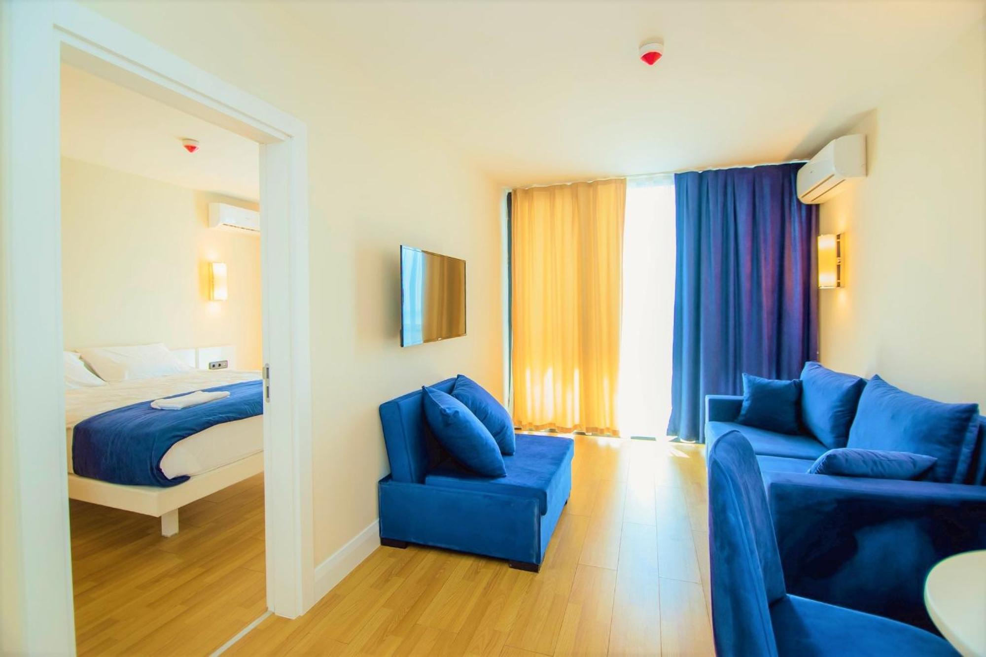 Relax And Unwind Premier Sea View Aparthotel In Батумі Екстер'єр фото